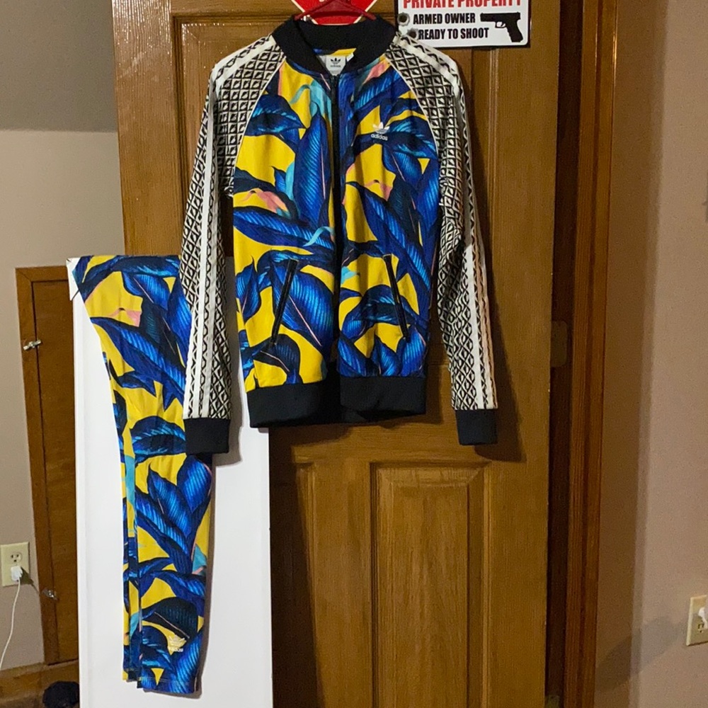 Adidas Sweatsuit. Leggings and jacket. SOLD TOGETHER. Size medium in women’s.